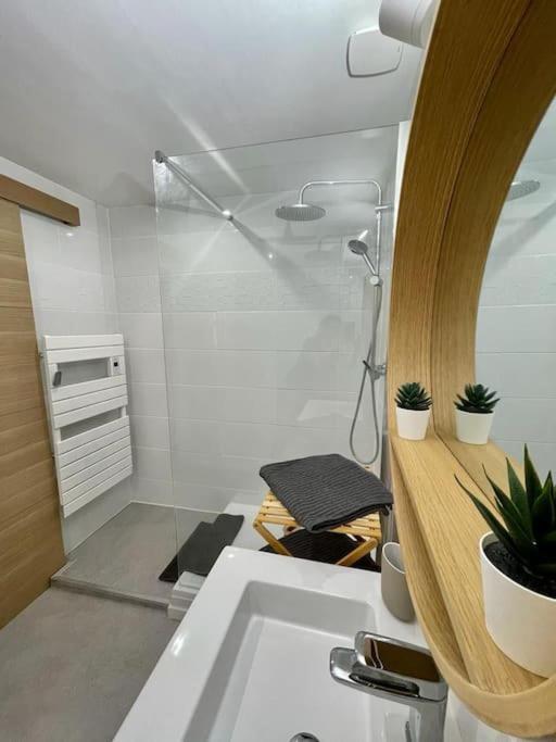 Joli Studio Cozy Tout Equipe Hyper Centre Сент Екстериор снимка